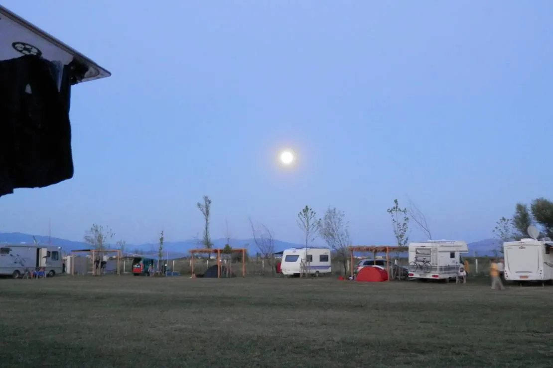 camping-lake-shkodra-resort-albania-grile-vrake-qv0xi