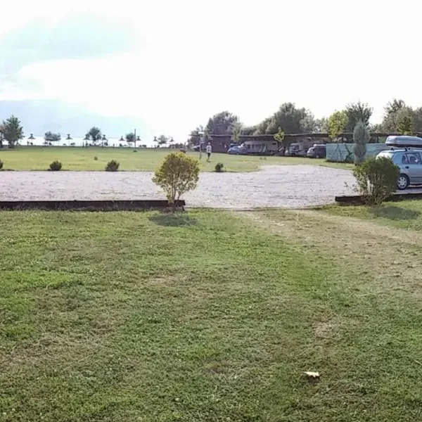camping-lake-shkodra-resort-albania-grile-vrake-roipe