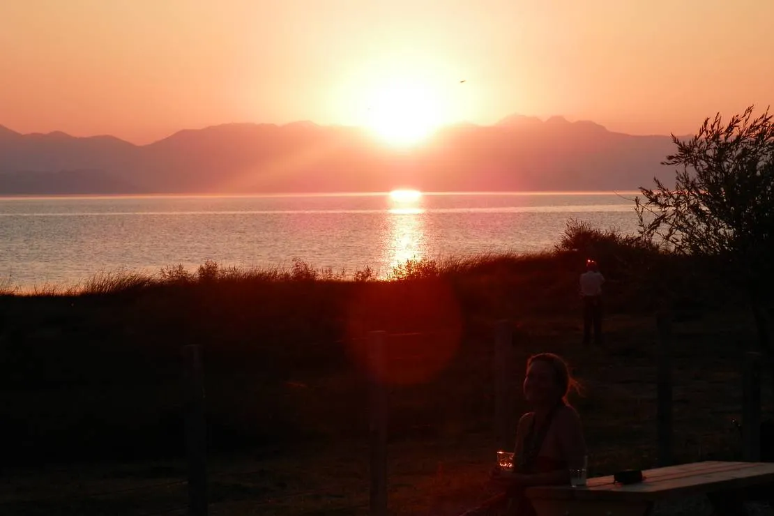 camping-lake-shkodra-resort-albania-grile-vrake-s0rh6