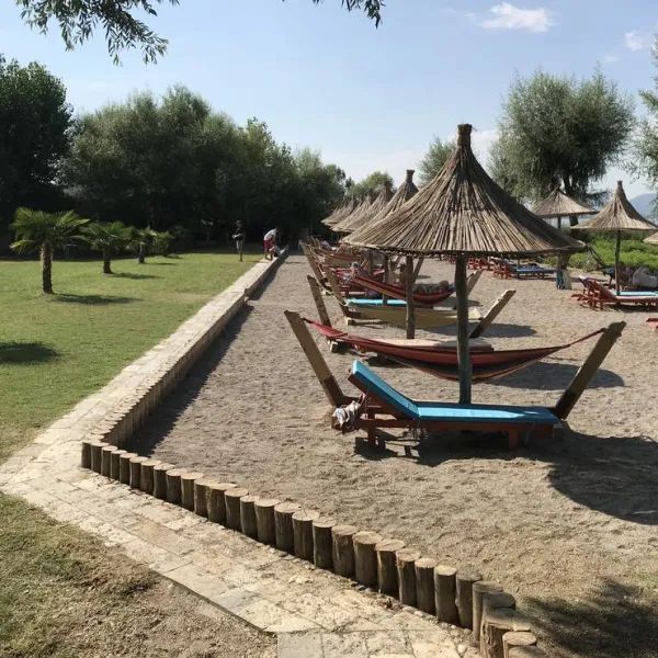 camping-lake-shkodra-resort-albania-grile-vrake-x3lwt