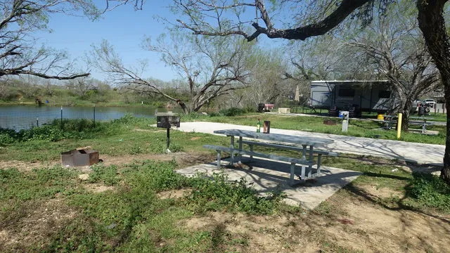 calaveras-lake-park-san-antonio-tminq