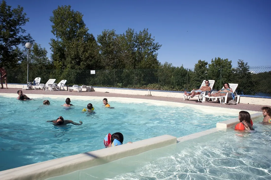 le-lac-pont-de-salars-aveyron-dlxhn
