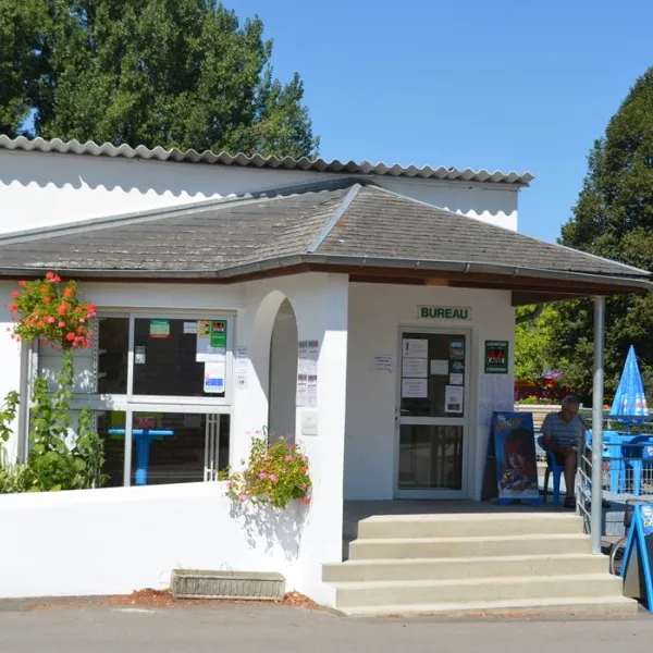 camping-des-halles-decize-sdyum