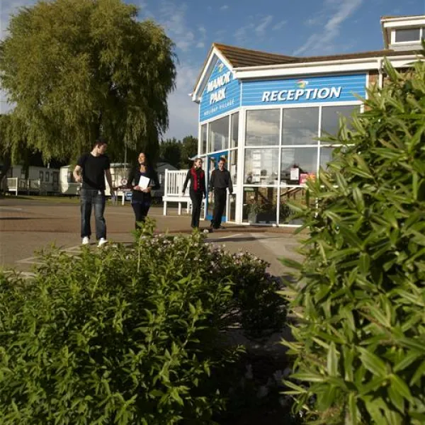 manor-park-holiday-village-hunstanton-cjma7