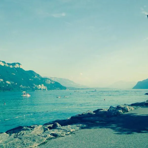 camping-aire-naturelle-le-meyrieux-la-biolle-fbgzl