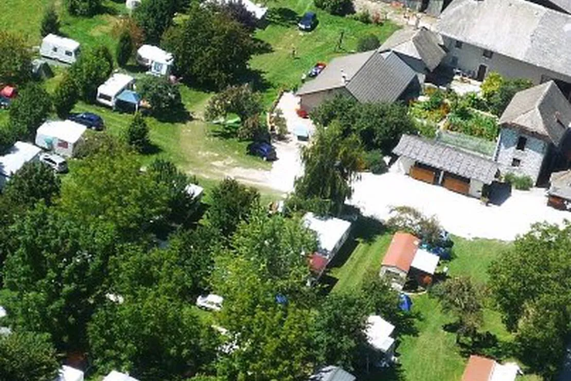 camping-aire-naturelle-le-meyrieux-la-biolle-iwtoz