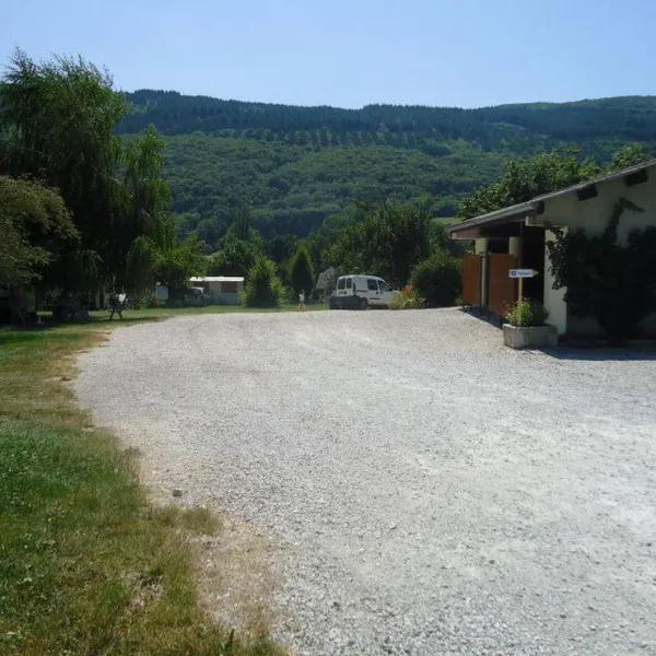 camping-aire-naturelle-le-meyrieux-la-biolle-lofo8