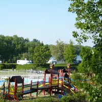 Svalereden Camping - Hytteby