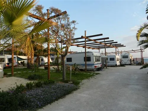 scarabeo-camping-punta-braccetto-yumsn