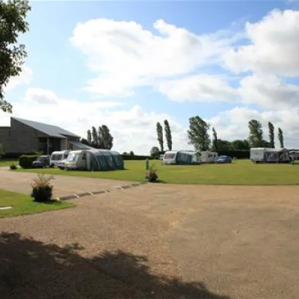 fakenham-racecourse-fakenham-lpkrq