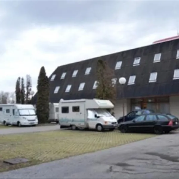 autocamp-plitvice-zagreb-die14