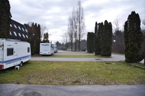 autocamp-plitvice-zagreb-fqzdy
