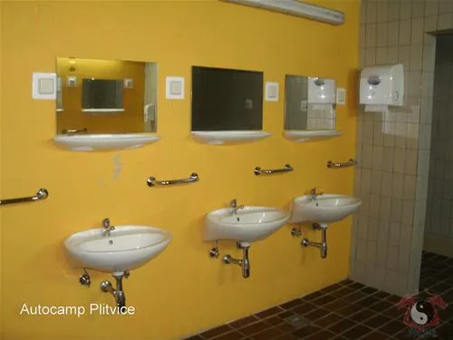 autocamp-plitvice-zagreb-kqg3r