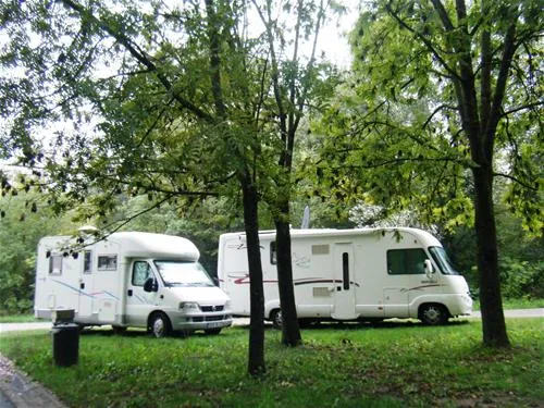 autocamp-plitvice-zagreb-yzewc