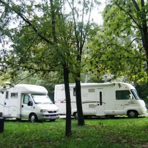autocamp-plitvice-zagreb-yzewc