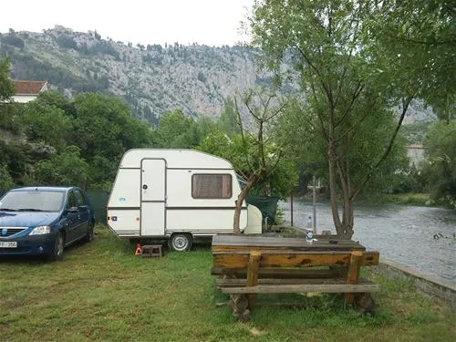 river-camp-bara-blagaj-c0xlv