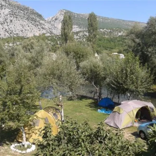 river-camp-bara-blagaj-khhi8
