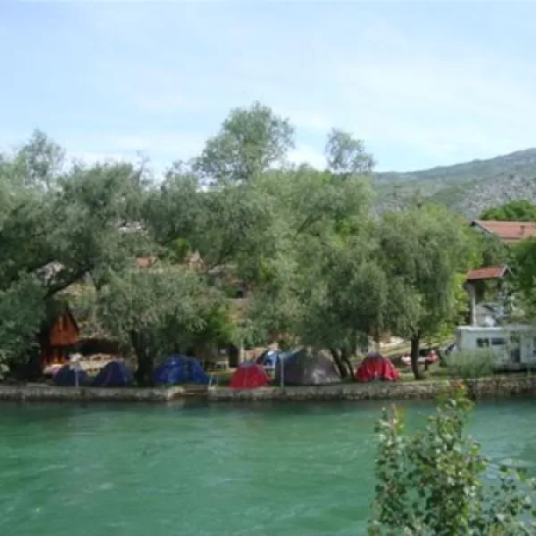 river-camp-bara-blagaj-tiugo