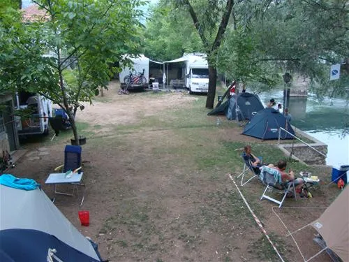 river-camp-bara-blagaj-wtmgf