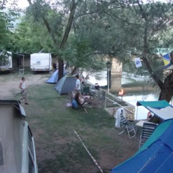 river-camp-bara-blagaj-y0atf