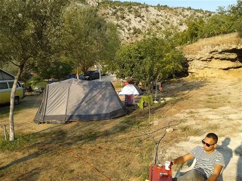 river-camp-bara-blagaj-zcvlq