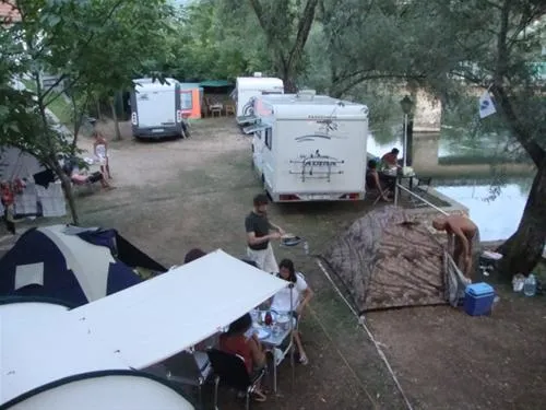 river-camp-bara-blagaj-zjsyq