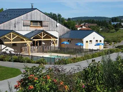 camping-les-12-cols-ain-4nw5y