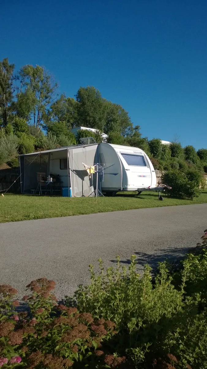 camping-les-12-cols-ain-79xhf