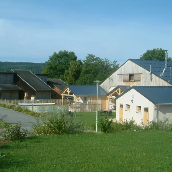 camping-les-12-cols-ain-txmkh