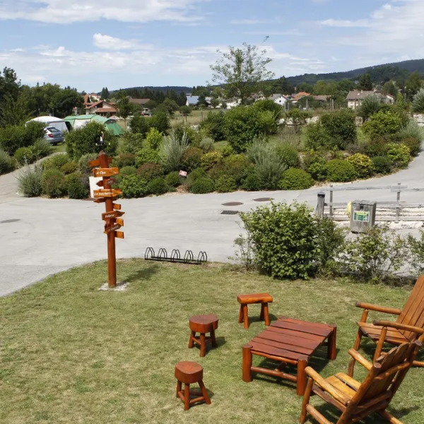 camping-les-12-cols-ain-vkxtt