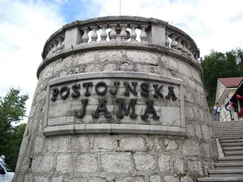 camping-pivka-jama-postojna-5f5px