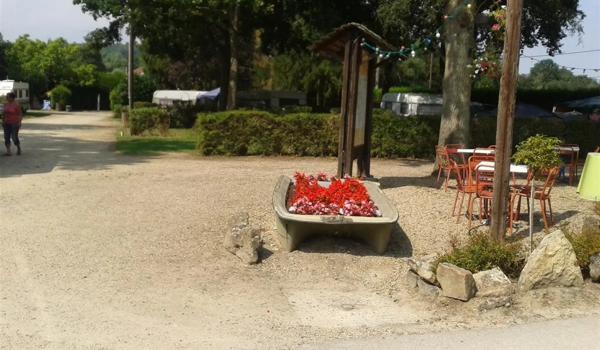 camping-du-lac-monampteuil-6mvbu