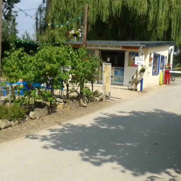 camping-du-lac-monampteuil-lnwuy