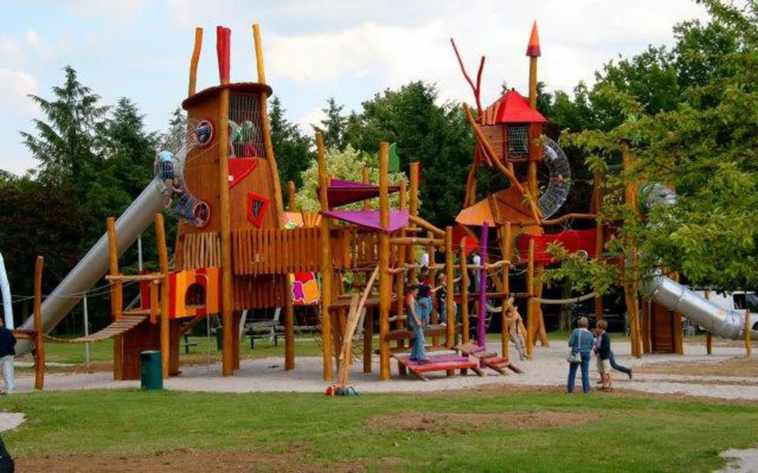 camping-lhirondelle-holiday-resort-oteppe-nlloz