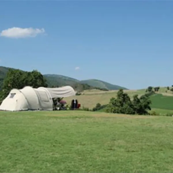 Camping Huis op de heuvel