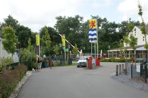 camping-de-zwinhoeve-retranchement-aqicu