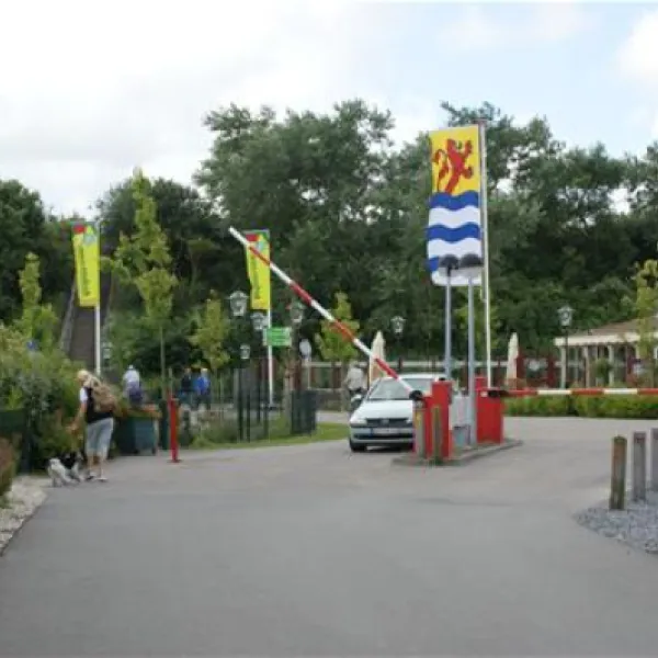 camping-de-zwinhoeve-retranchement-aqicu