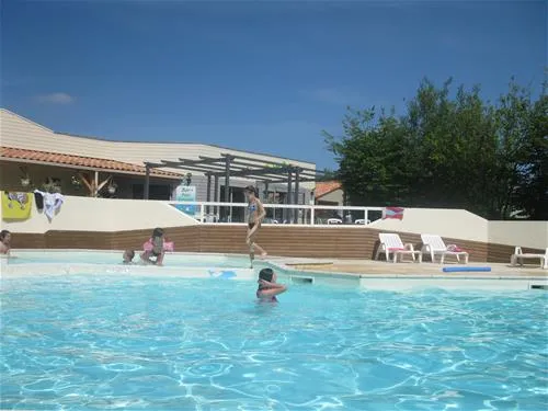 camping-les-charmes-apremont-vbvnl