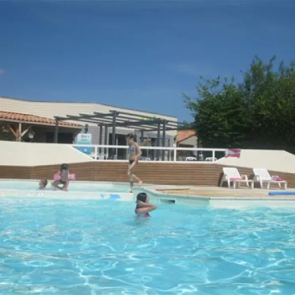 camping-les-charmes-apremont-vbvnl