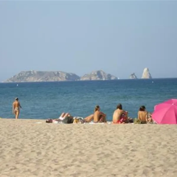 camping-playa-brava-platja-de-pals-8iaym