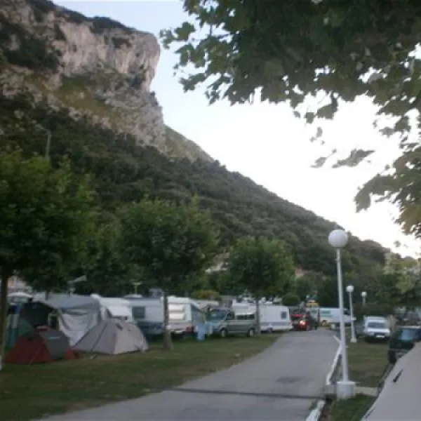 camping-playa-arenillas-islares-kdozu