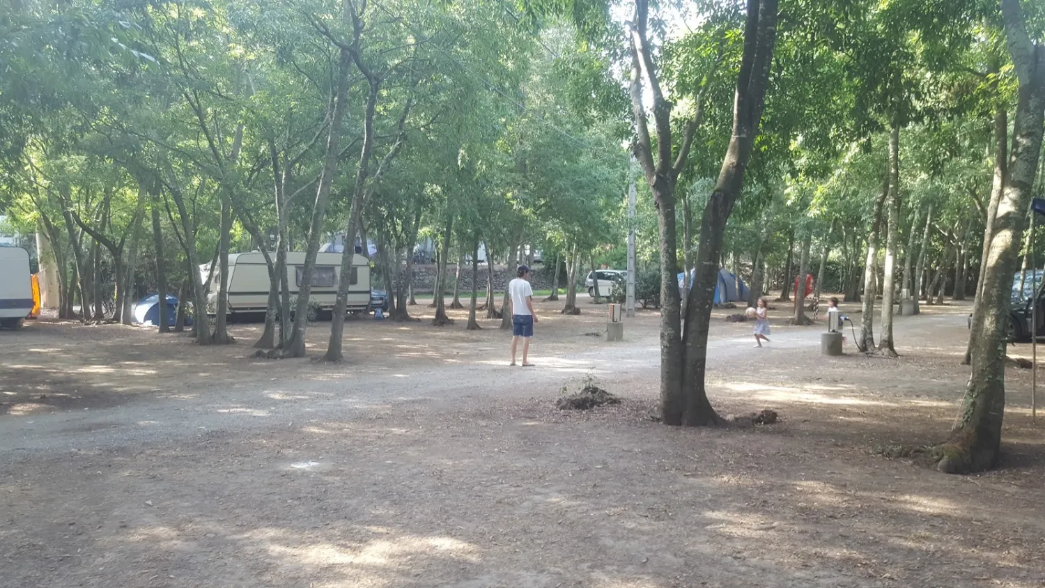 camping-municipal-le-vivier-laroque-des-alberes-guheh