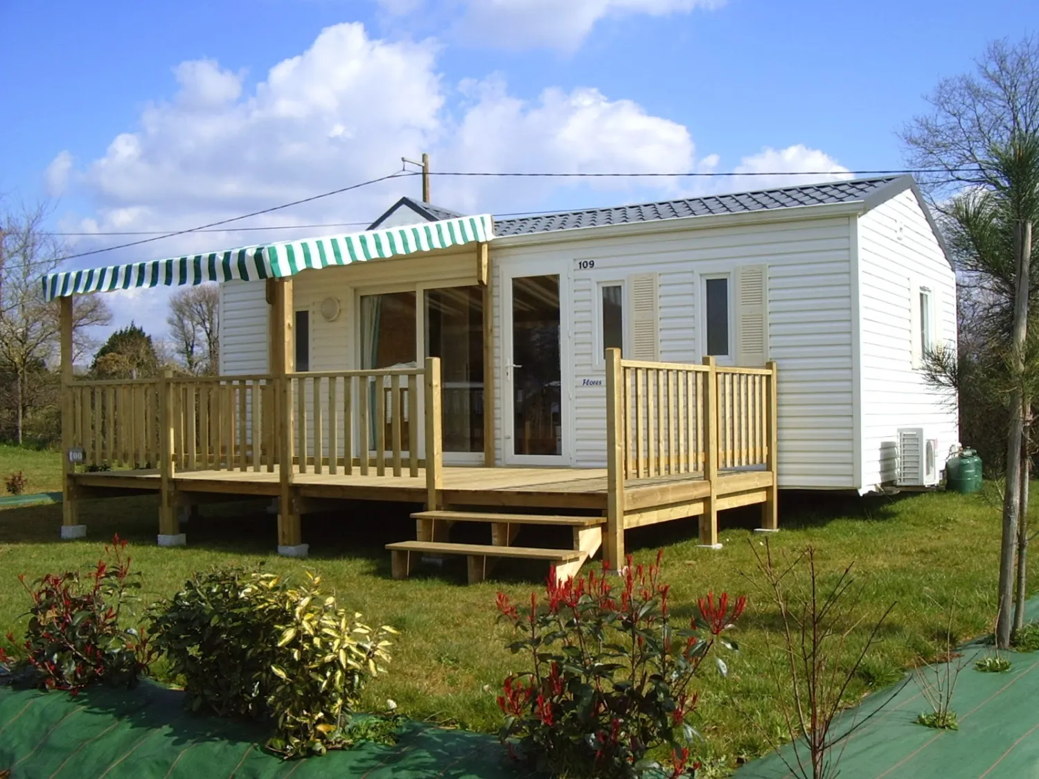 camping-aire-naturelle-de-bellevue-st-christophe-du-ligneron-yd8qr