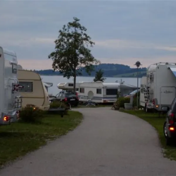 camping-brunnen-brunnen-eahpj