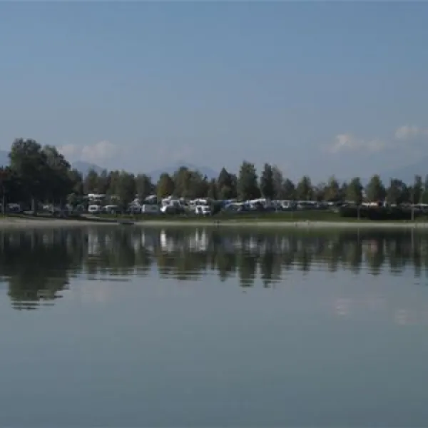 camping-brunnen-brunnen-nzzrm