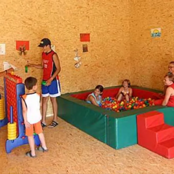 camping-brunnen-brunnen-y6atj