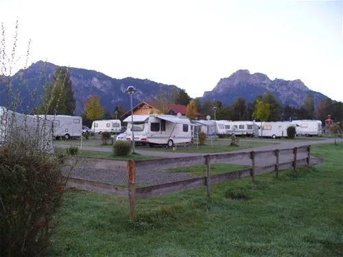 camping-brunnen-brunnen-yqodh