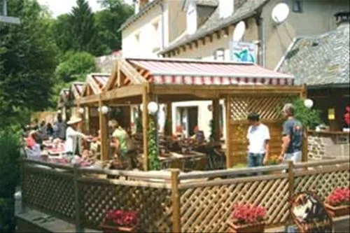 flower-camping-la-source-therondels-jeuia