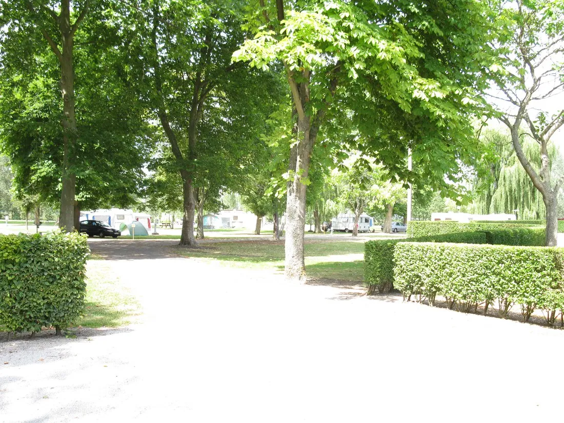 camping-intercommumal-de-la-prairie-le-mele-sur-sarthe-yy0pb