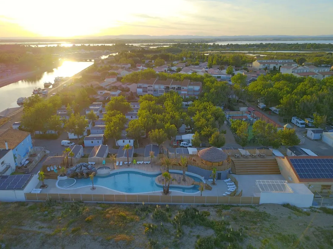 flower-camping-robinson-marseillan-9vkrr